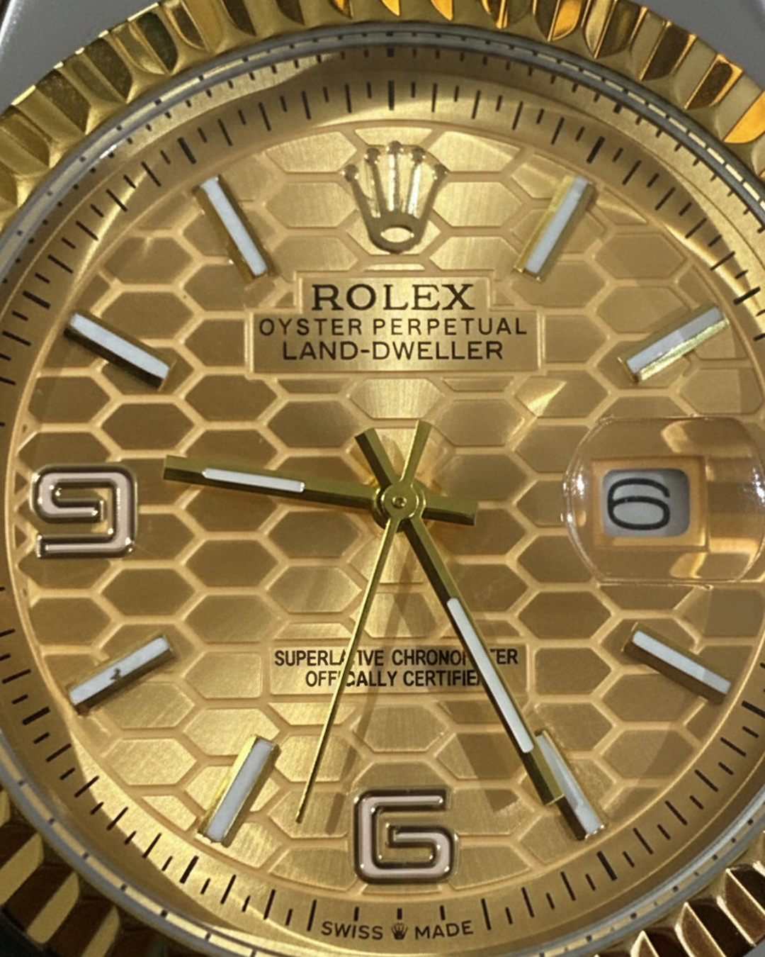 Two-Tone Gold and Silver Luxury Watch – Rolex Inspired Design